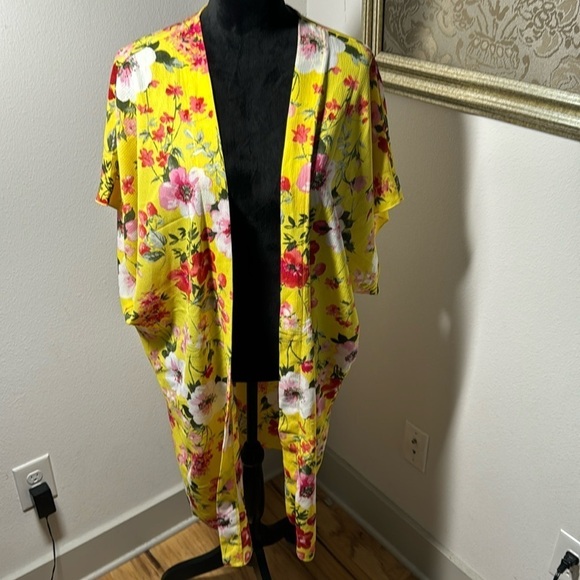 Love J yellow floral print kimono cover up top Sz L - Picture 2 of 7